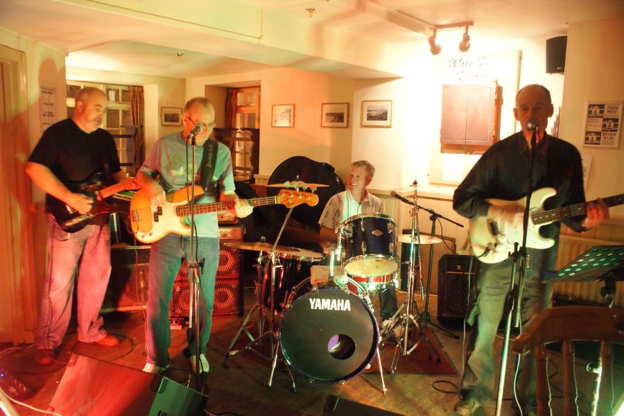 The Juju Men at the White Swan (25th November 2011 - Photo by Ken Knight)