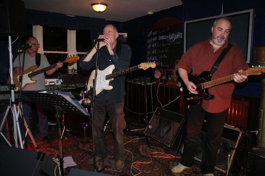 The Juju Men at the Lord Nelson (27th November 2011 - Photo by Ken Knight)
